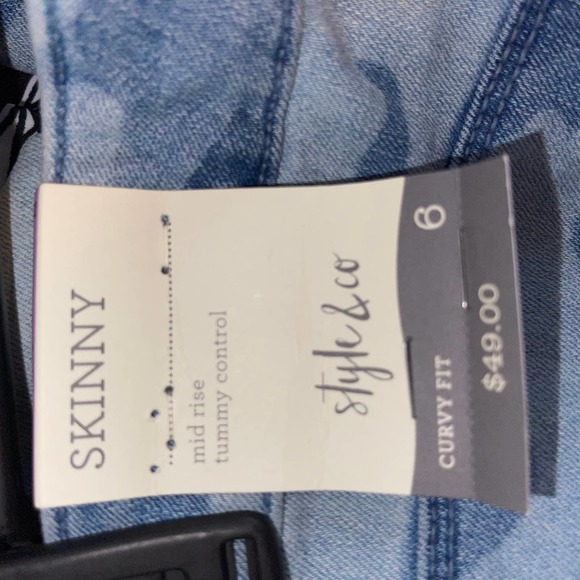STYLE & CO SKINNY CURVY MID RISE TUMMY CONTROL BLUE CAMO 5 POCKET JEANS SIZE 6 - Picture 5 of 6
